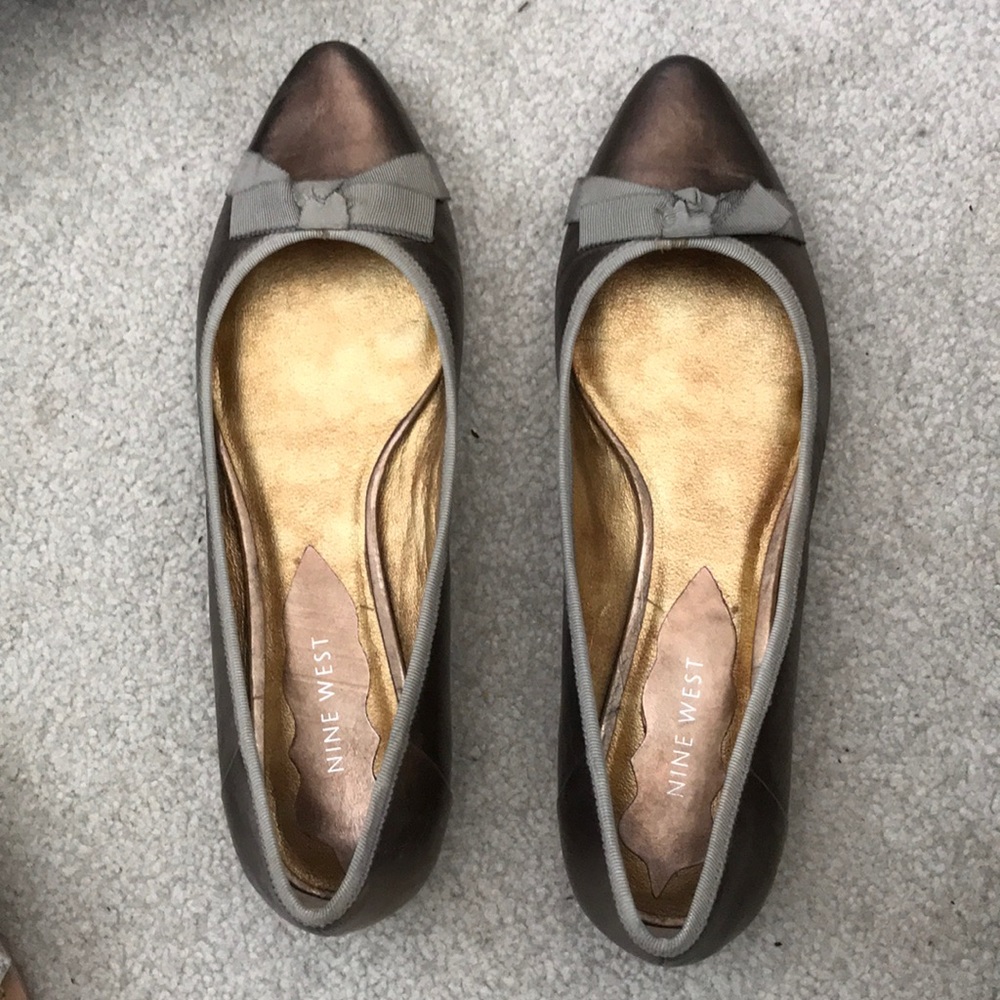 Nine West new leather metallic flats w bow